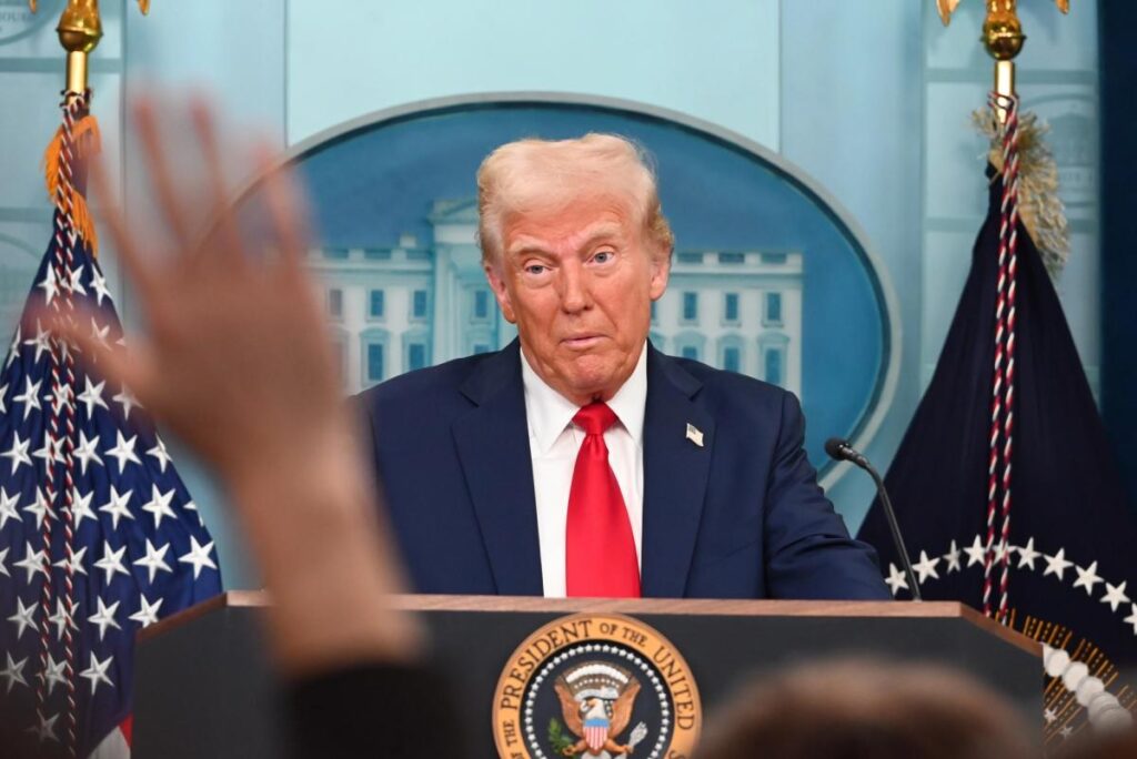 Трамп анонсував підписання санкцій проти РФ та можливе включення Ірану і «Хезболли»