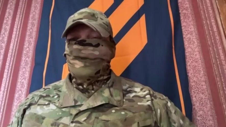 Офіцер розвідки штабу Третього армійського корпусу під час ефіру Radio NV