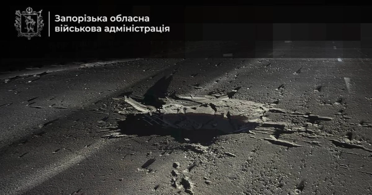 Вирва та наслідки російського удару по мосту через Дніпро в Запоріжжі, 6 жовтня 2026 року (фото з Telegram-каналу Михайла
