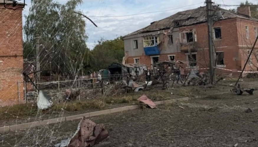 Пошкоджений будинок у Сумах унаслідок бомбардування російськими окупантами 4 жовтня 2026 року