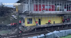 У Києві внаслідок нічної атаки РФ пошкоджено станцію метро «Чернігівська»